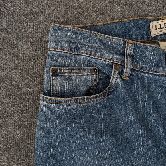 LL BEAN Jeans Women's 14 Reg Blue Straight Leg Y2K Light Fade Accent Zip Pockets - Picture 3 of 13